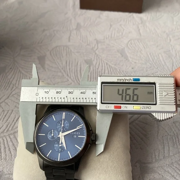 Gucci Mens Watch G-Timeless